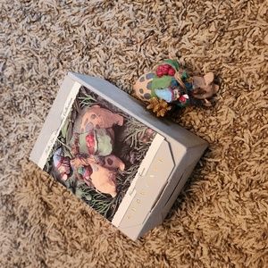 Hallmark Keepsake Showcase Ornament Folk Art Americana Collection -Going To Town